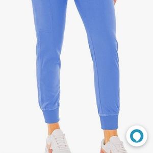 🤗 BUNDLE @ SAVE Scrub set! Like new